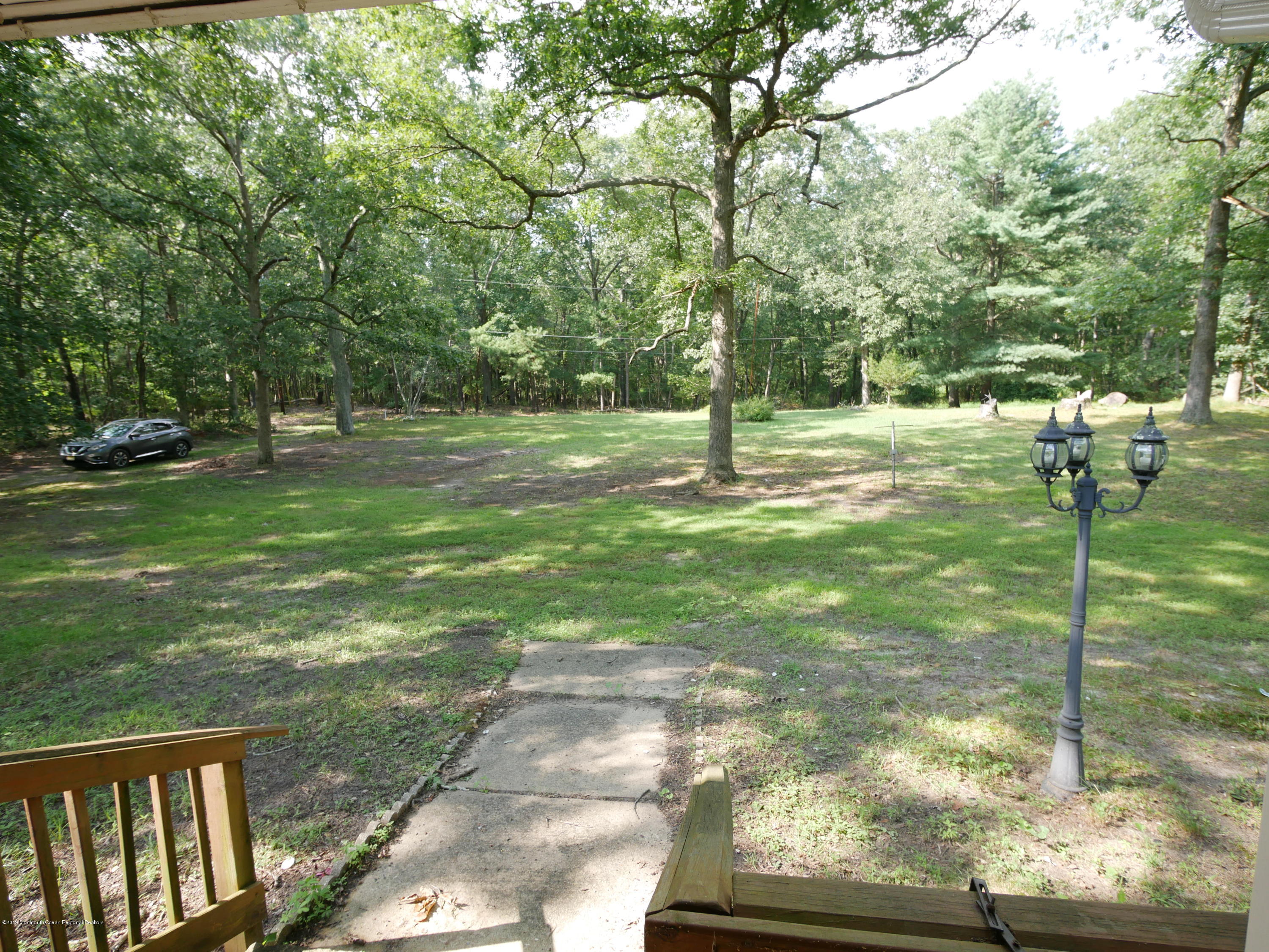 397 Oak Glen Road Howell, NJ 07731 - Photo 2 of 35 P1050404