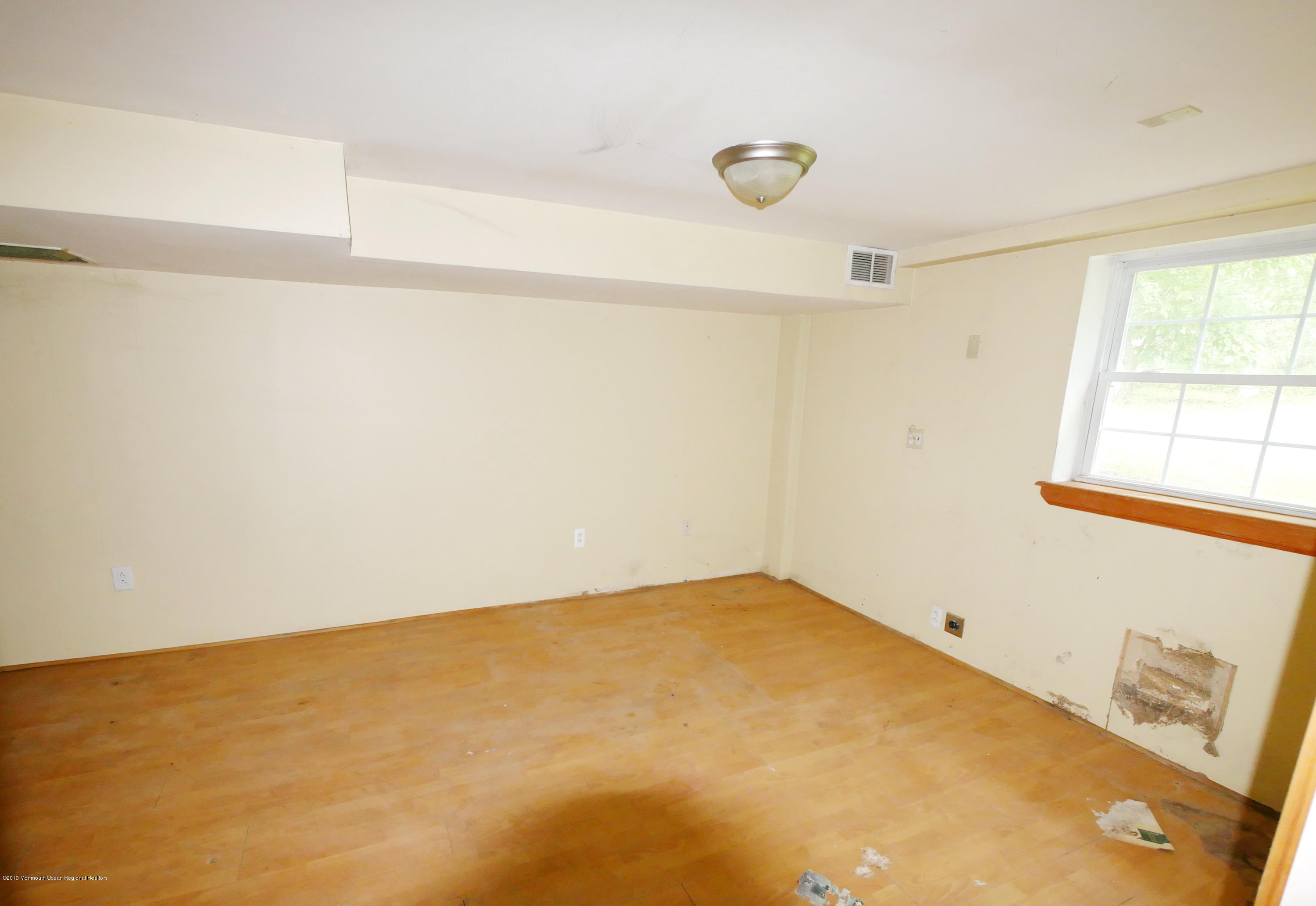 397 Oak Glen Road Howell, NJ 07731 - Photo 23 of 35 P1050427