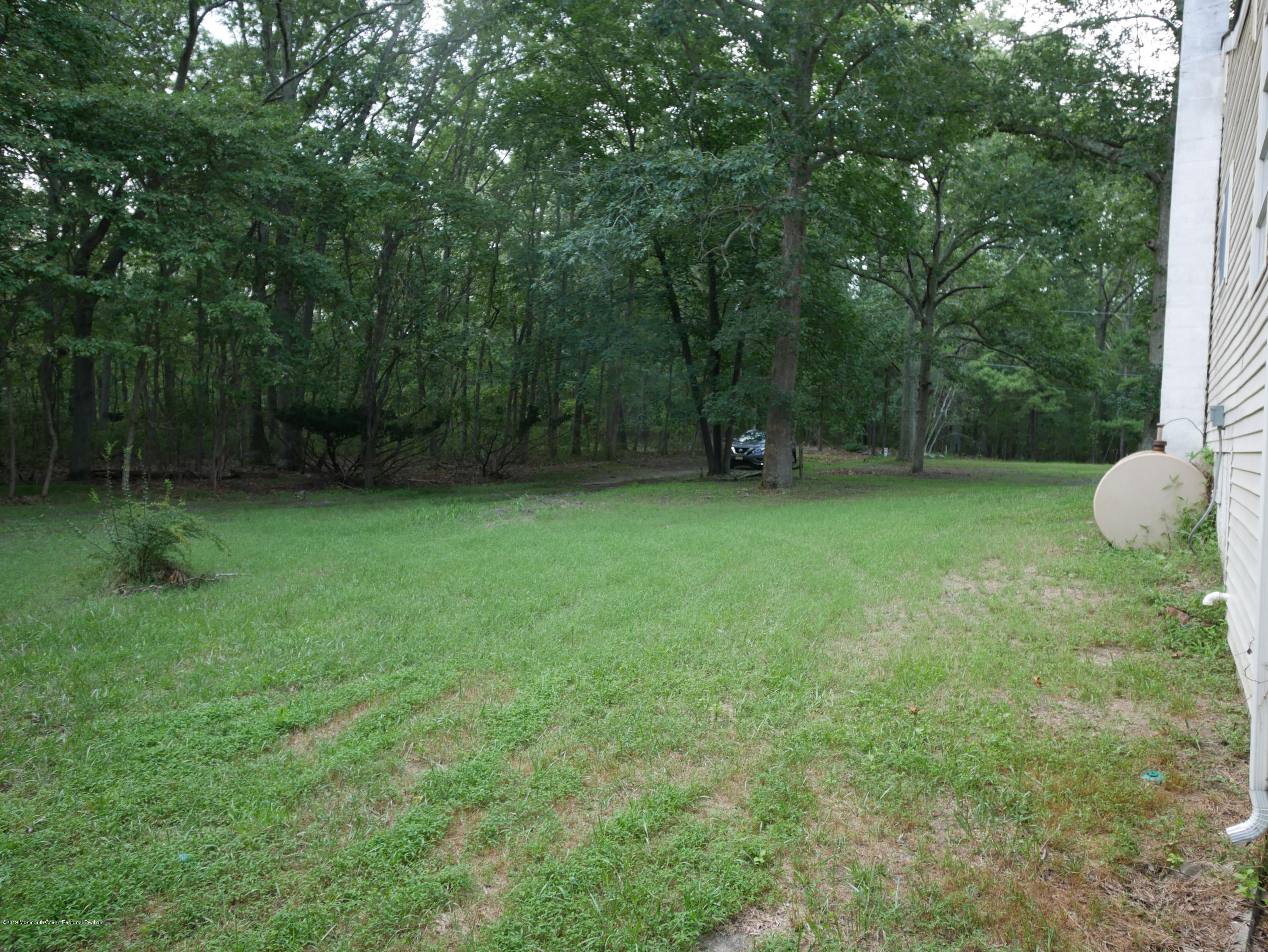 397 Oak Glen Road Howell, NJ 07731 - Photo 34 of 35 P1050446