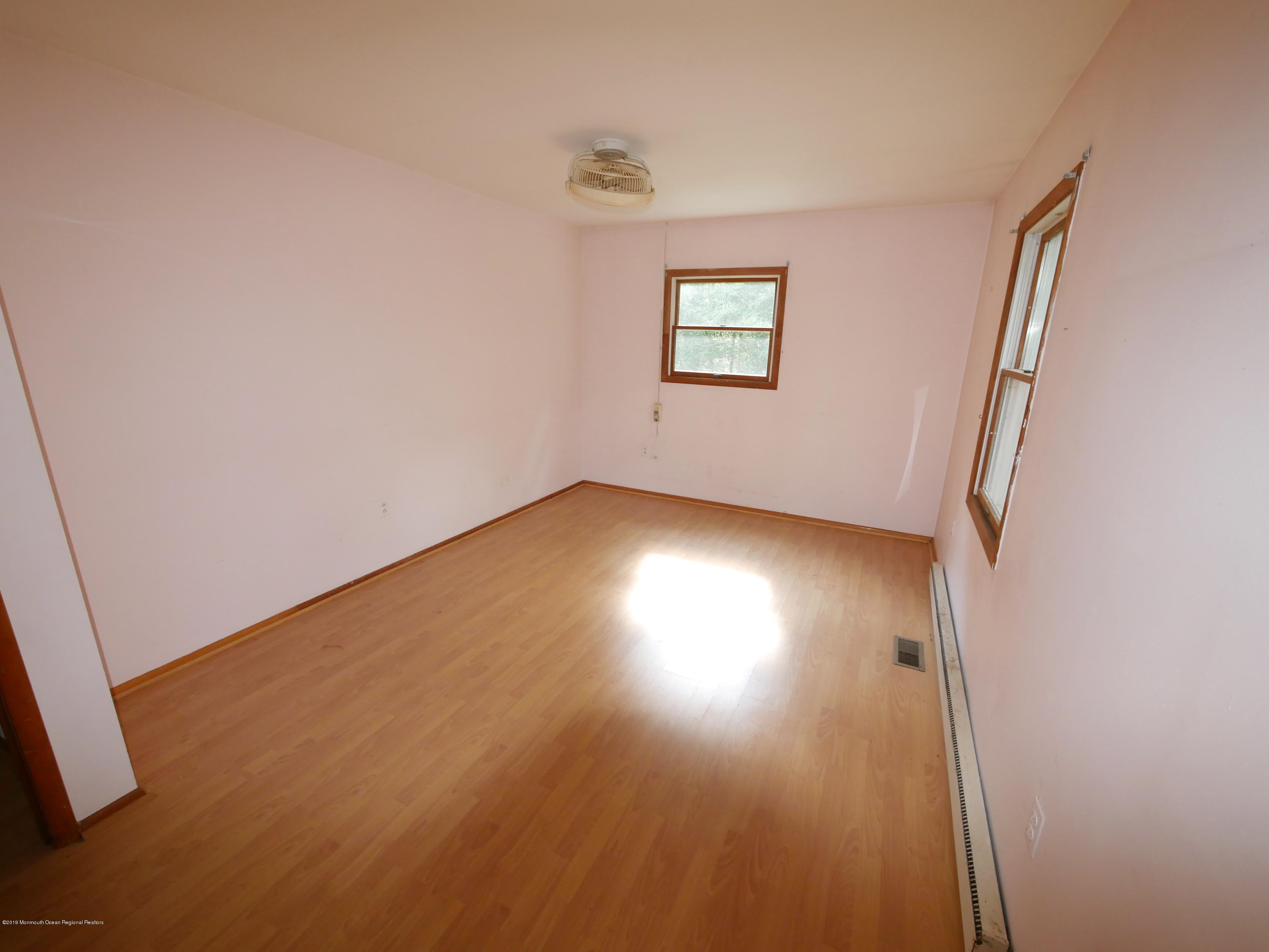 397 Oak Glen Road Howell, NJ 07731 - Photo 9 of 35 P1050407