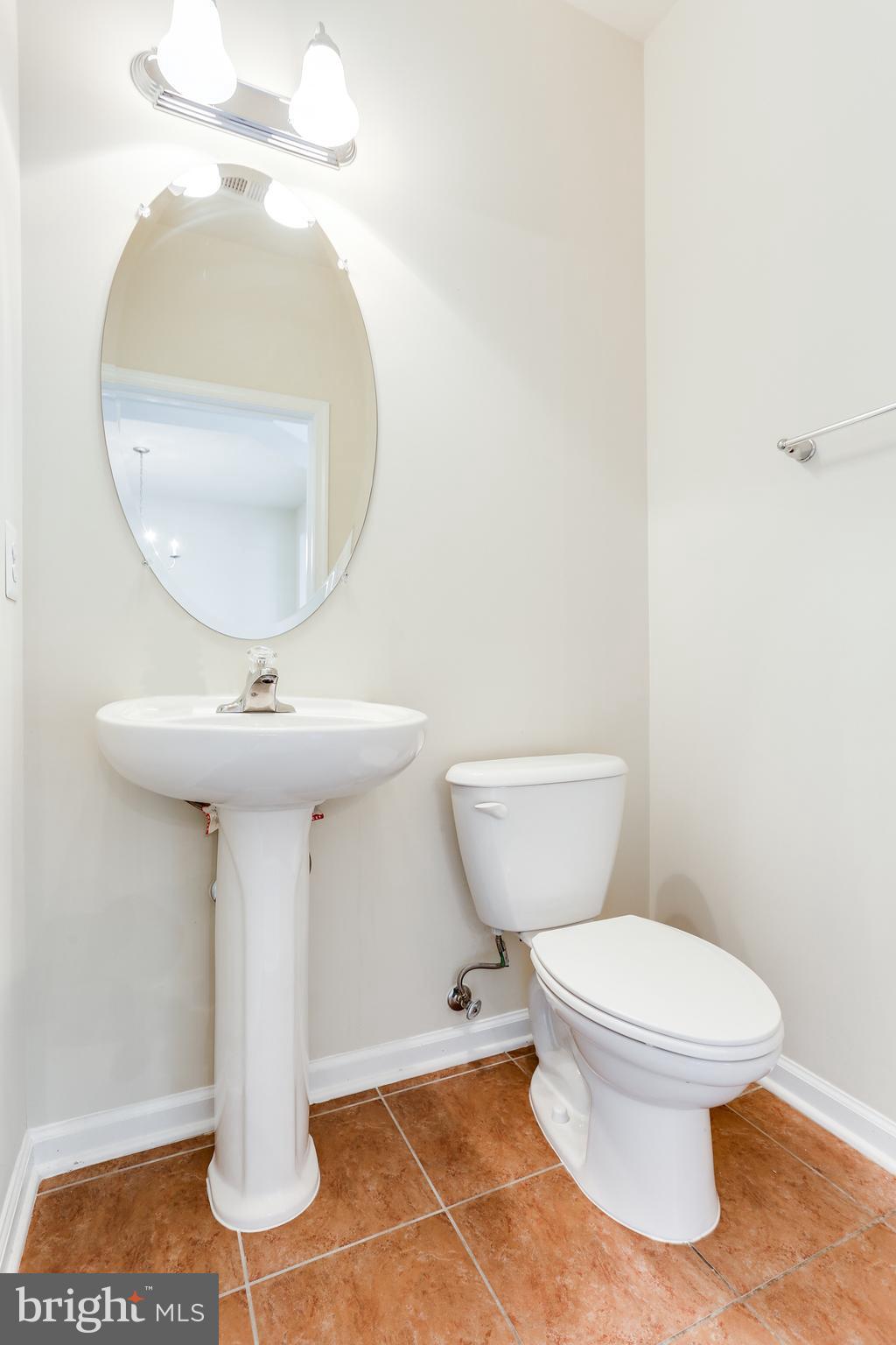 2206 Highfly Terrace Silver Spring, MD 20902 - Photo 14 of 25 Bath