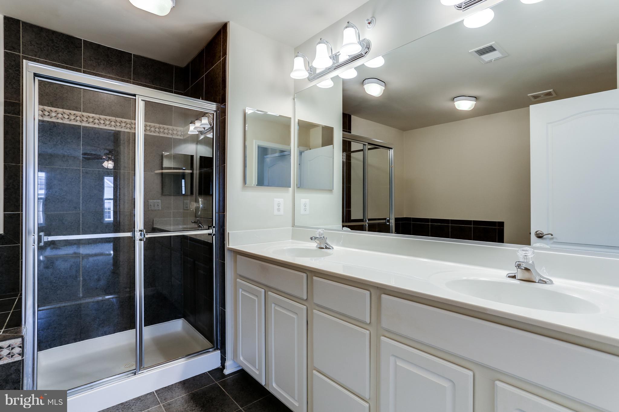 2206 Highfly Terrace Silver Spring, MD 20902 - Photo 17 of 25 Bath (Master)