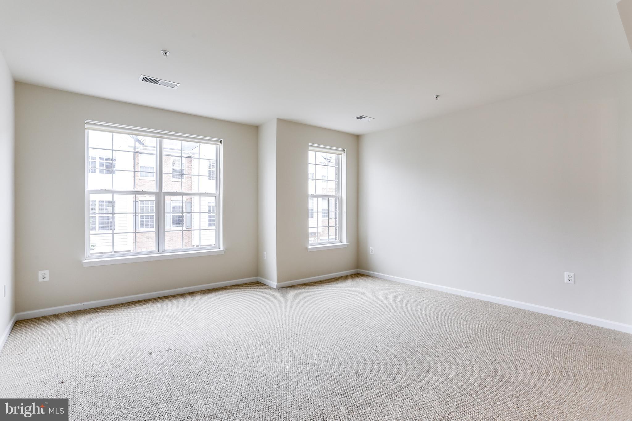 2206 Highfly Terrace Silver Spring, MD 20902 - Photo 3 of 25 Interior (General)