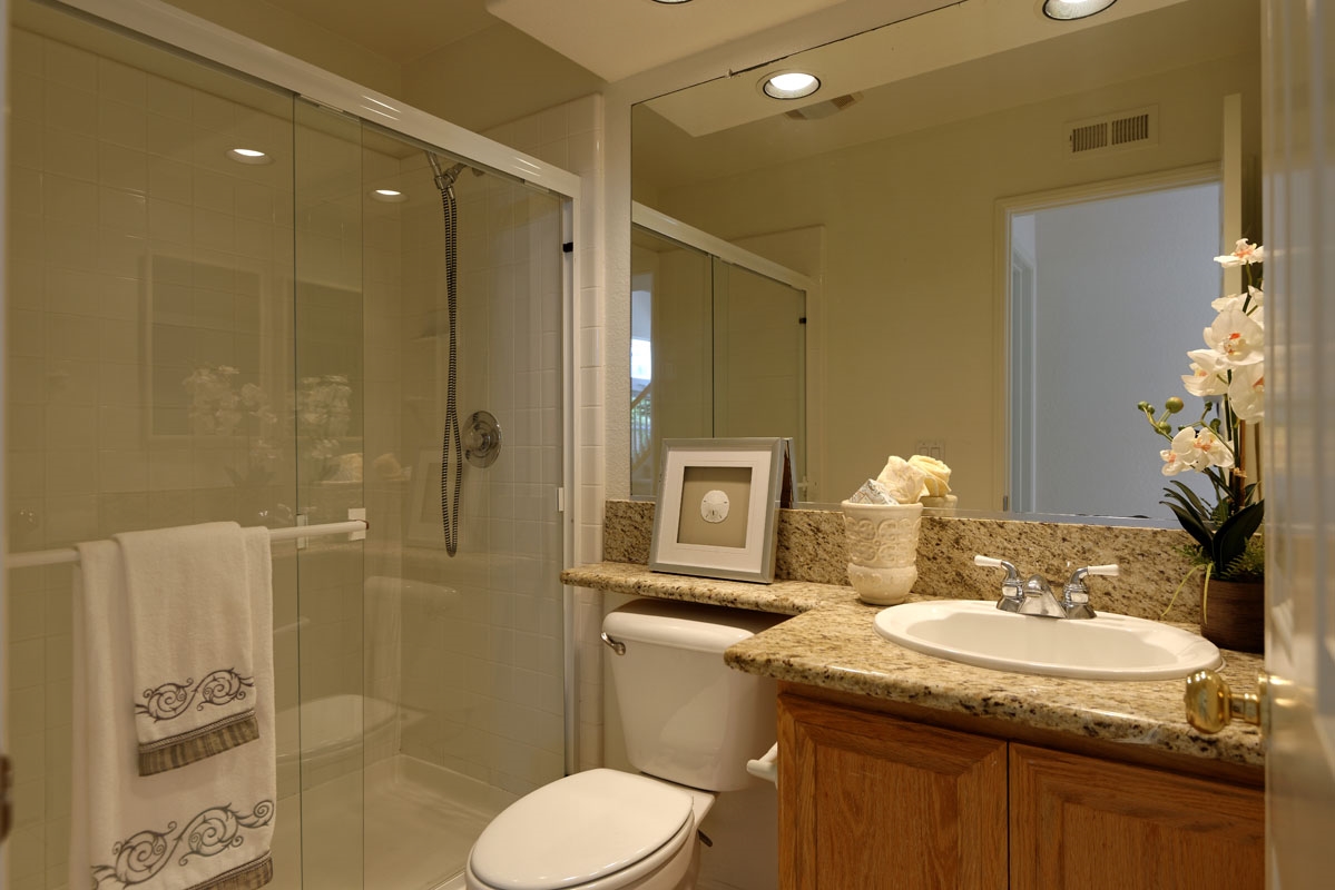 4998 Riding Ridge Road San Diego, CA 92130 - Photo 24 of 25 entry level Bath