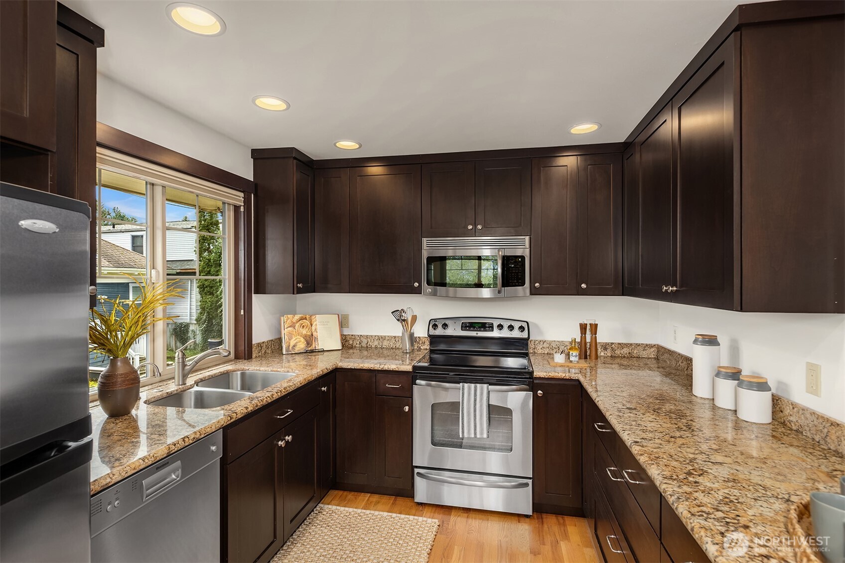 757 North 65th Street Seattle, WA 98103 - Photo 11 of 40