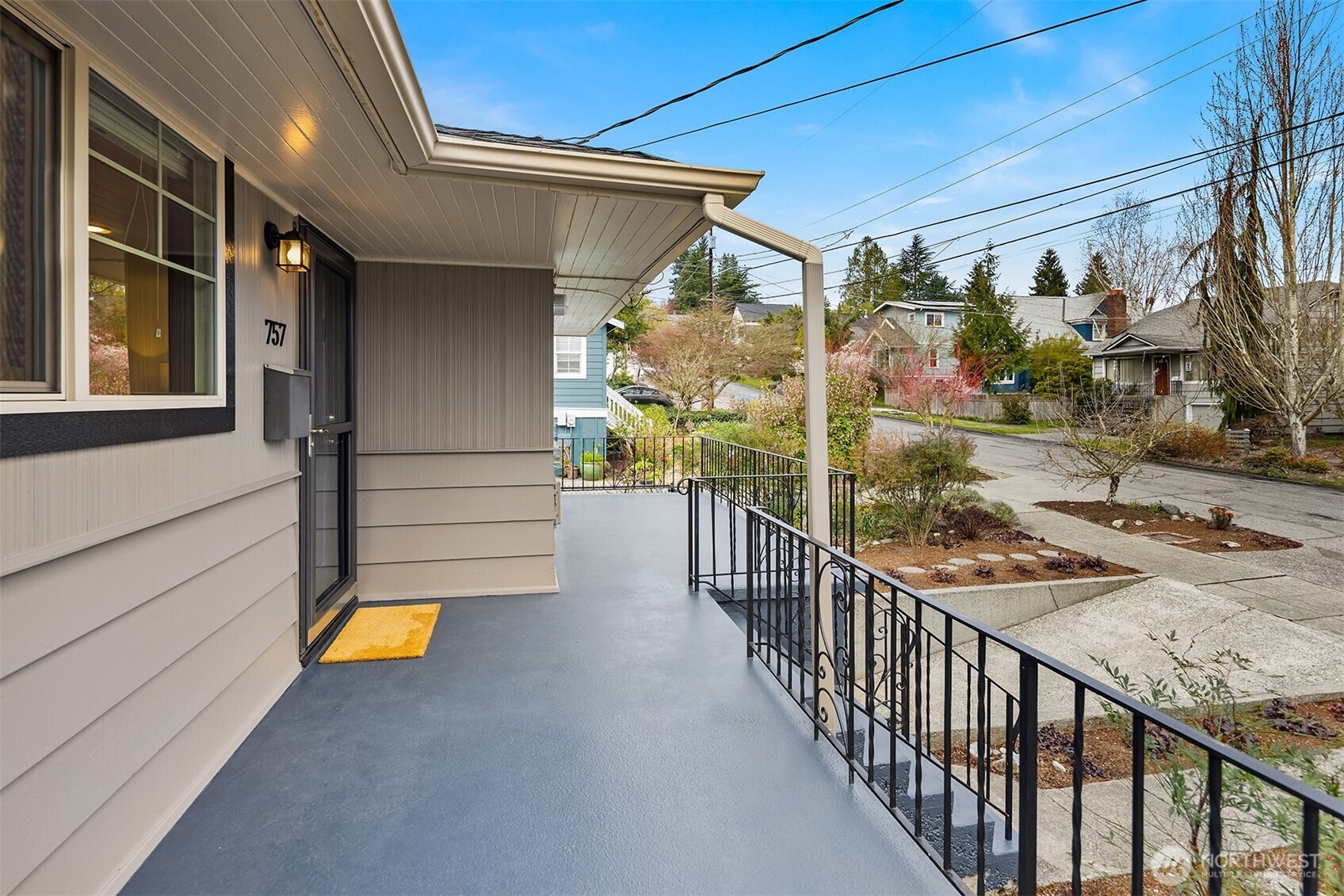 757 North 65th Street Seattle, WA 98103 - Photo 4 of 40