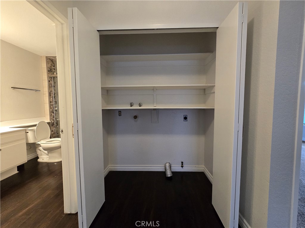 2595 Laramie Road Riverside, CA 92506 - Photo 20 of 29 a view of bathroom and a hallway