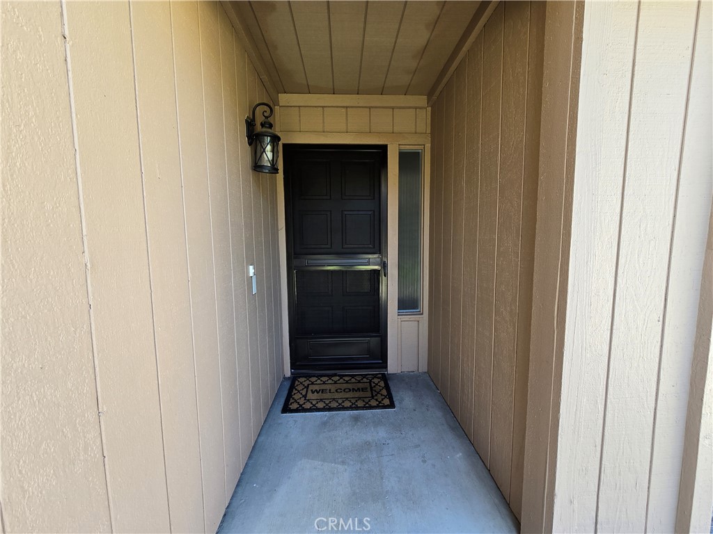 2595 Laramie Road Riverside, CA 92506 - Photo 3 of 29 a view of a hallway