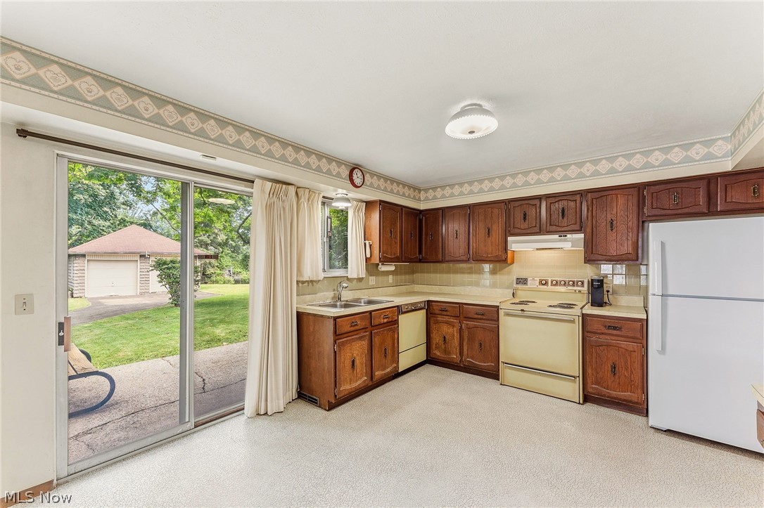 21820 Mastick Road Fairview Park, OH 44126 - Photo 20 of 41
