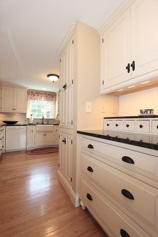 14 Thomas Road Berkley, MA 02779 - Photo 8 of 30 Gallery Image 8