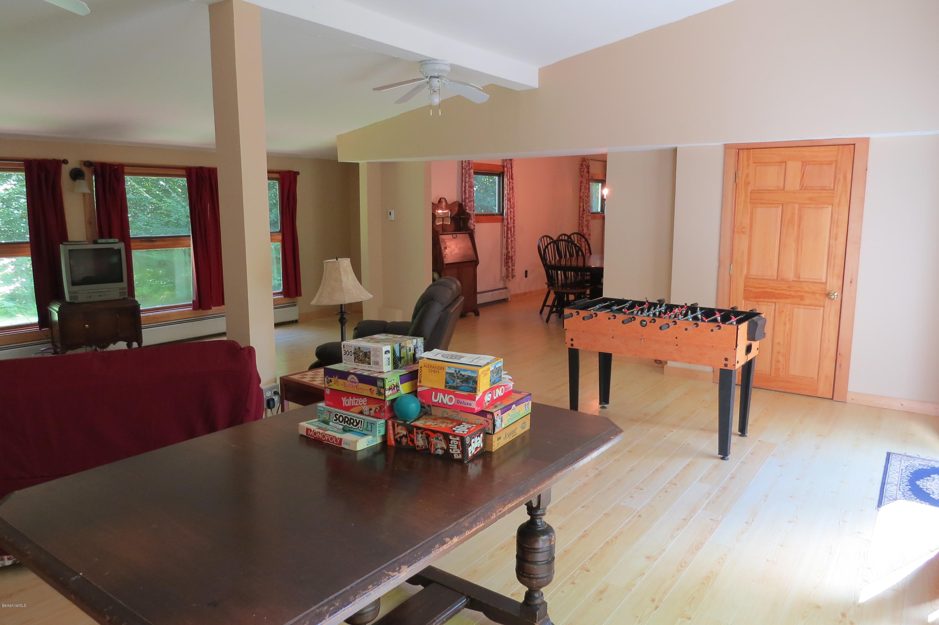 279 Heartwellville View Road Readsboro, VT 05350 - Photo 22 of 42 a reading room with furniture and window