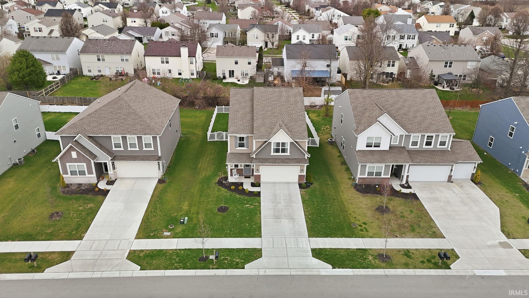 9208 Larson Drive Pendleton, IN 46064 - Photo 4 of 35