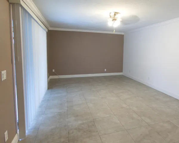 an empty room with a empty space