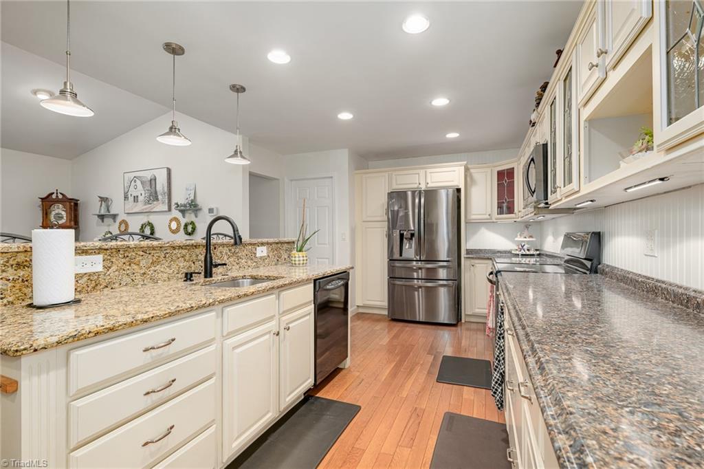 2511 Pleasant Ridge Road Summerfield, NC 27358 - Photo 5 of 31 Kitchen