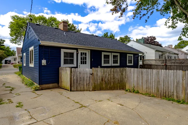 $199,900 | 3522 North 95th Street, Milwaukee, WI 53222