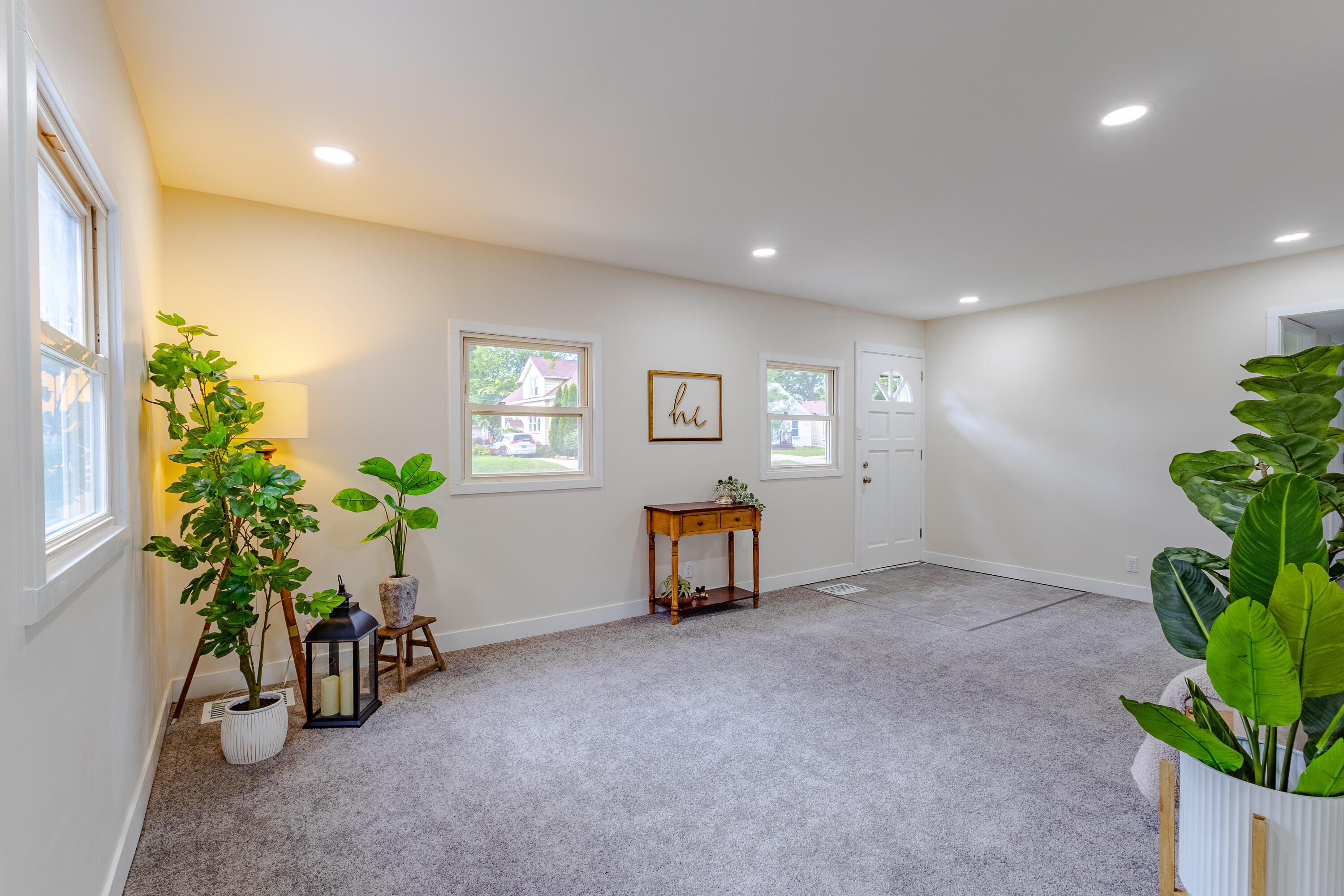 3522 North 95th Street Milwaukee, WI 53222 - Photo 7 of 23 Recessed lighting