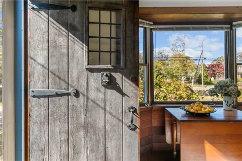 $799,000 | 180 West Main Road, Little Compton, RI 02837