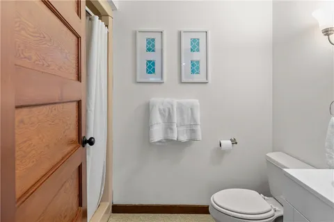 $799,000 | 180 West Main Road, Little Compton, RI 02837