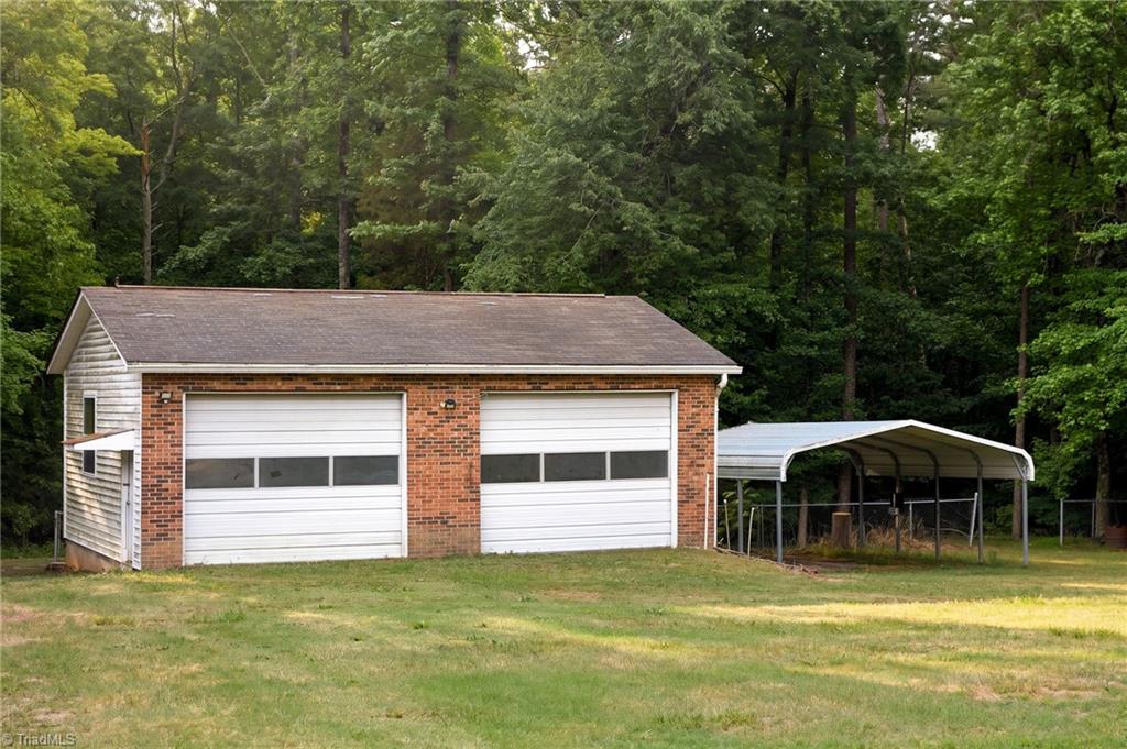 4226 Gumtree Road Winston-Salem, NC 27107 - Photo 3 of 35