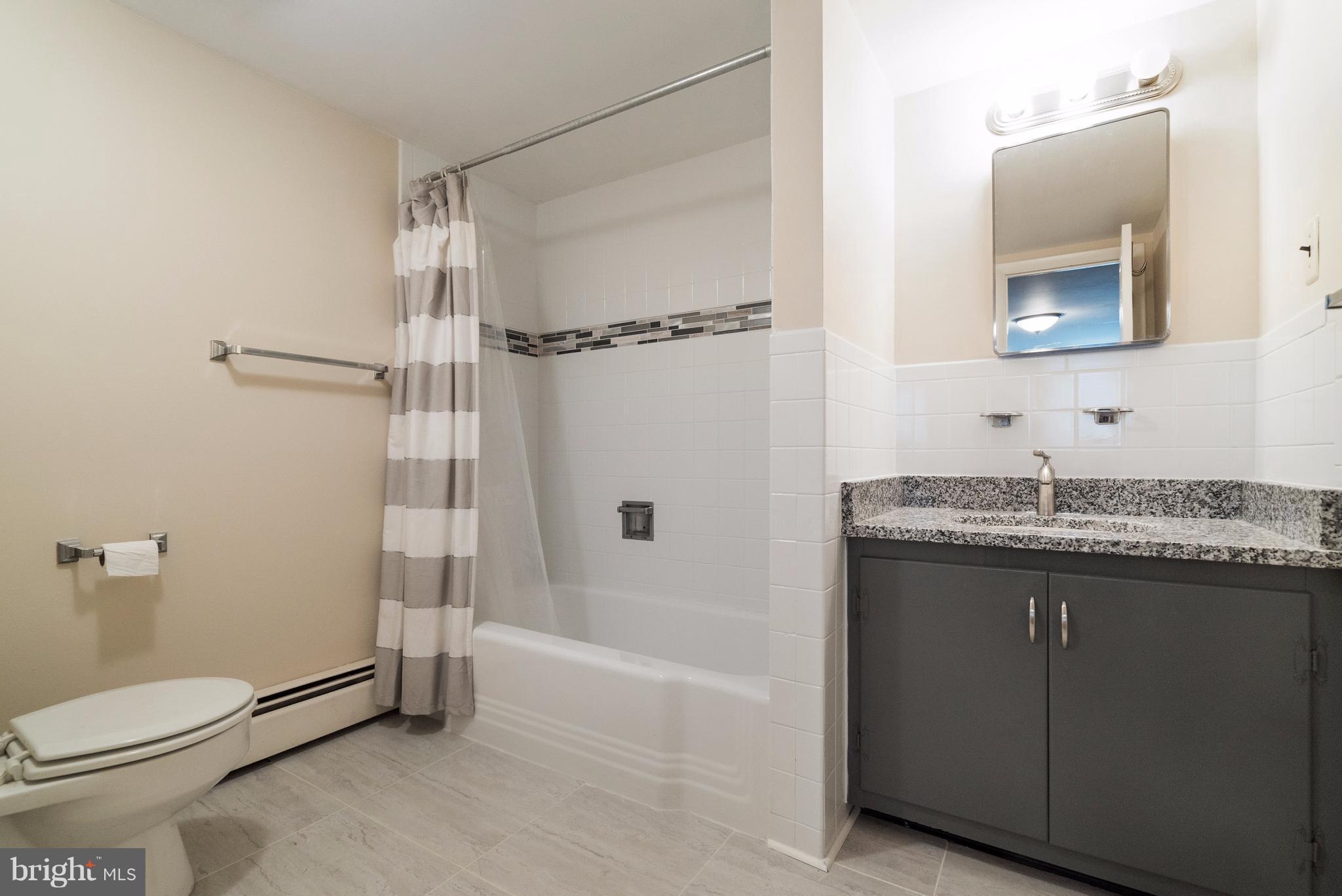 8807 Stonewall Road Manassas, VA 20110 - Photo 25 of 29 Bath (Master)