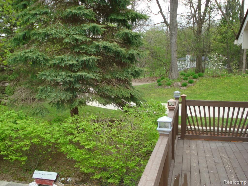 5474 Whipple Lake Road Clarkston, MI 48348 - Photo 11 of 47 View From Deck