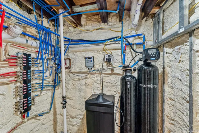 $1,850,000 | 1064 Mora Place, Woodmere, NY 11598