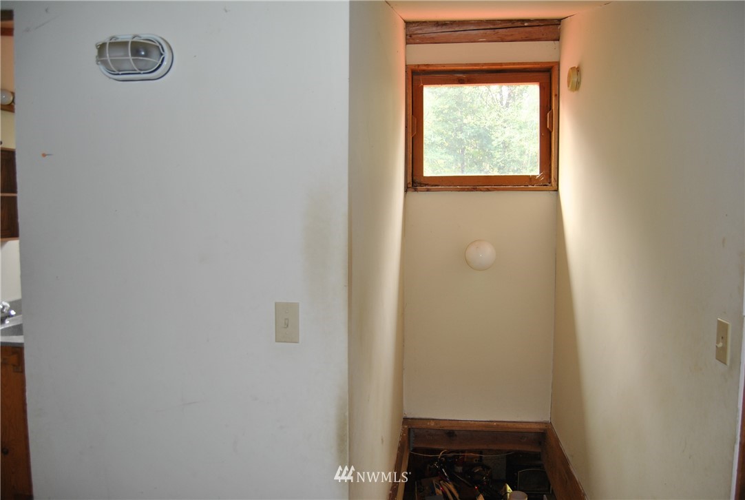 12123 Summit Lake Road Northwest Olympia, WA 98502 - Photo 13 of 22 Gallery Image 13