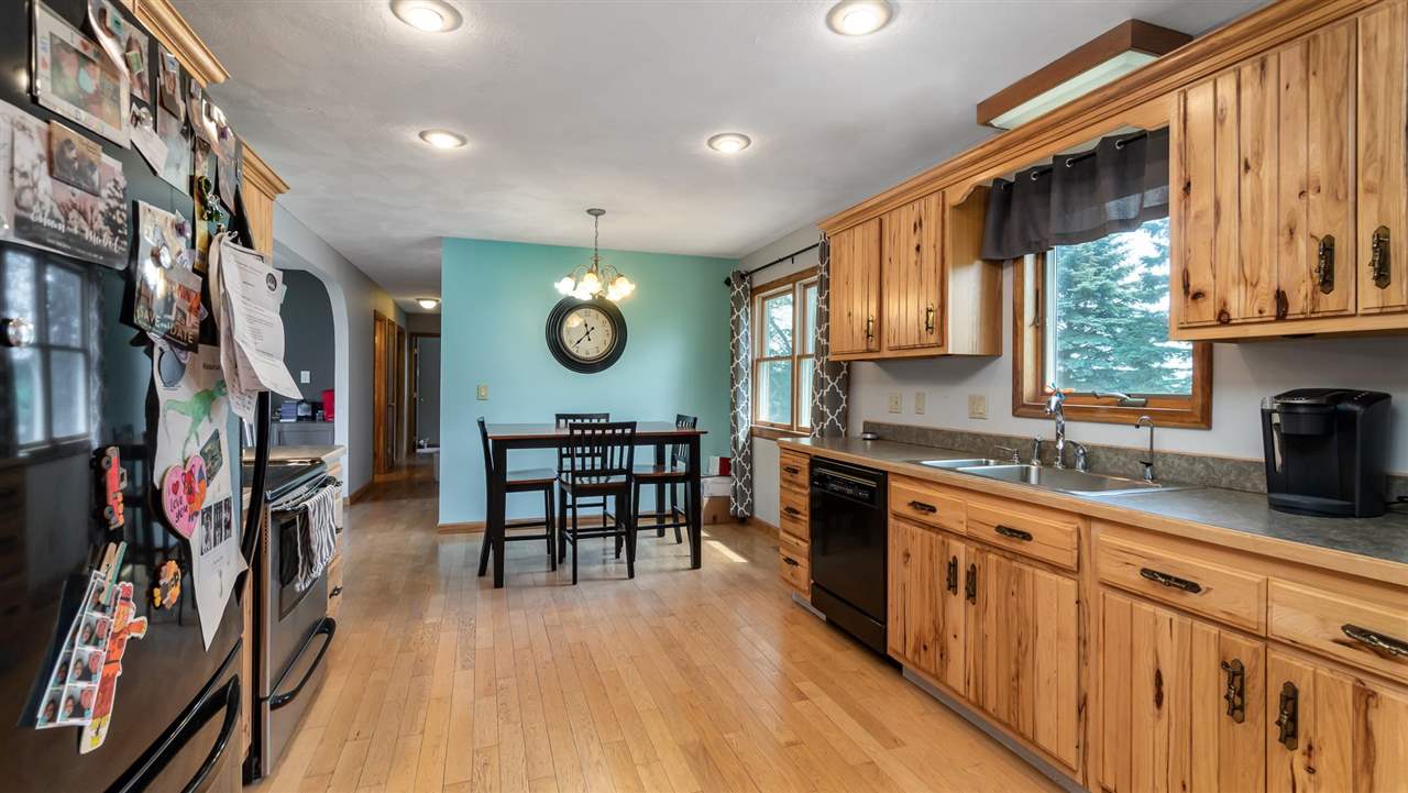 4981 East Pleasant Valley Road Shepherd, MI 48883 - Photo 15 of 35 1888853-14.JPG