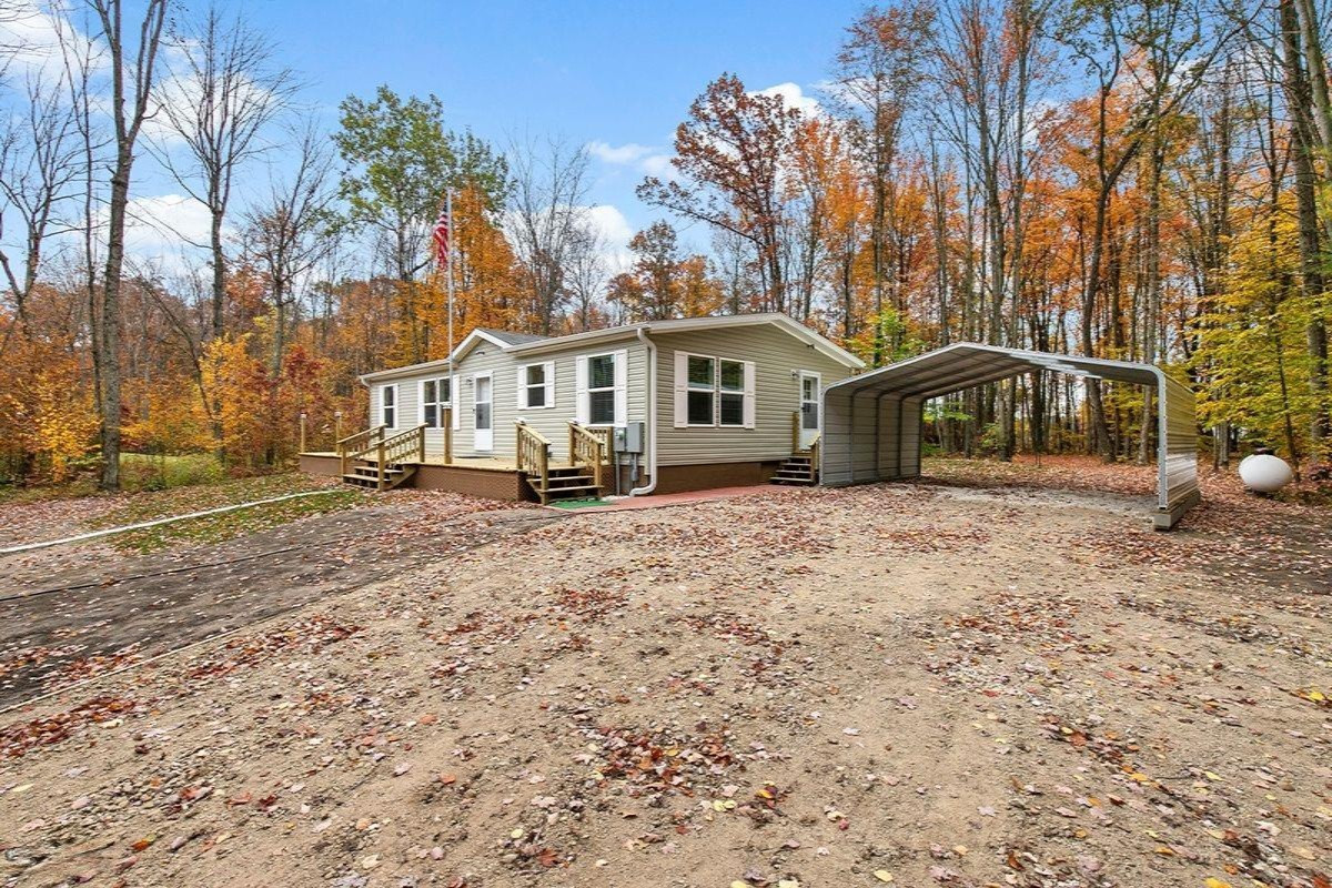 22733 Cutler Road Howard City, MI 49329 - Photo 2 of 20 398AB6AB-7B35-4BC1-BD51-55C0FC93752B