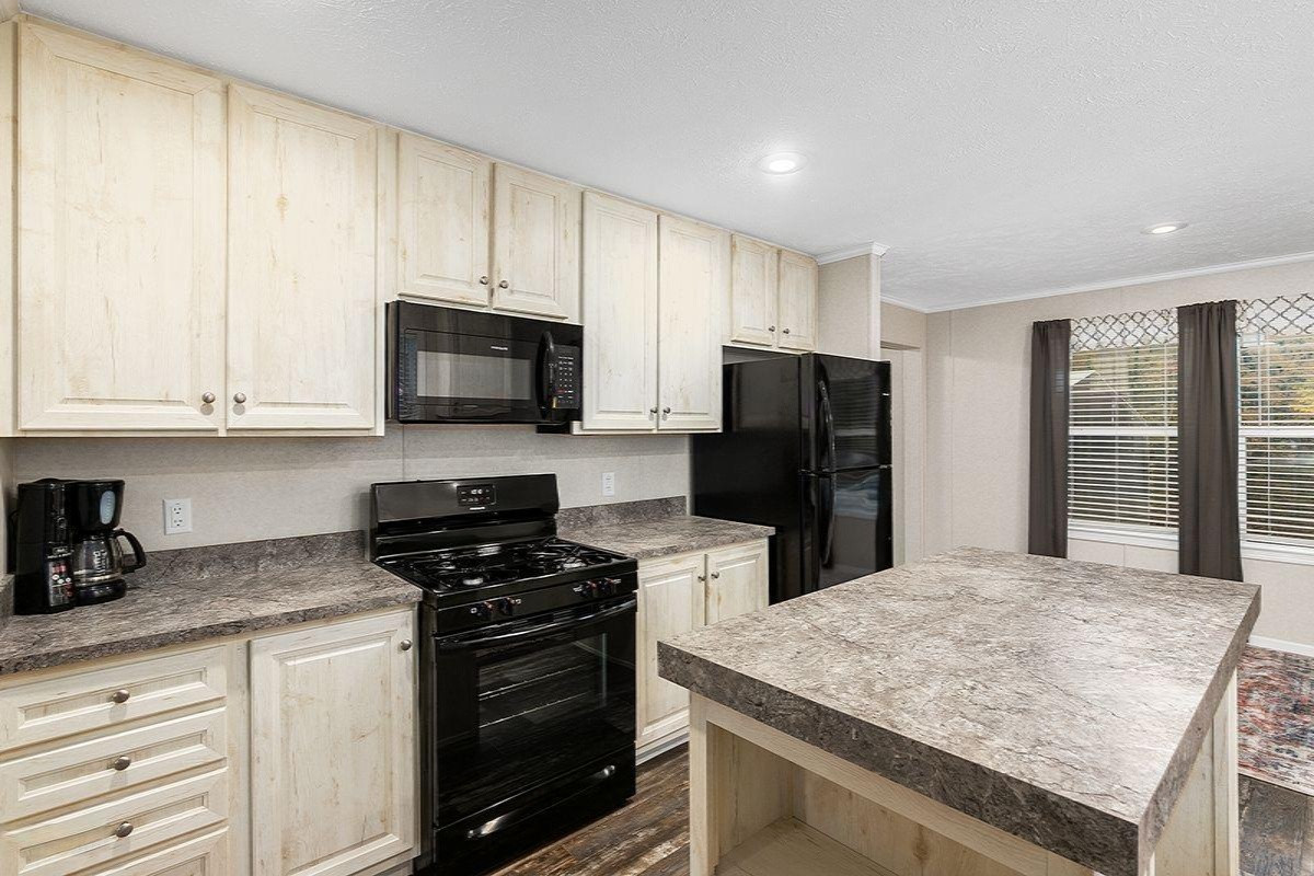 22733 Cutler Road Howard City, MI 49329 - Photo 5 of 20 E2C86C7A-5DD3-4FCA-9209-CE6602D76108