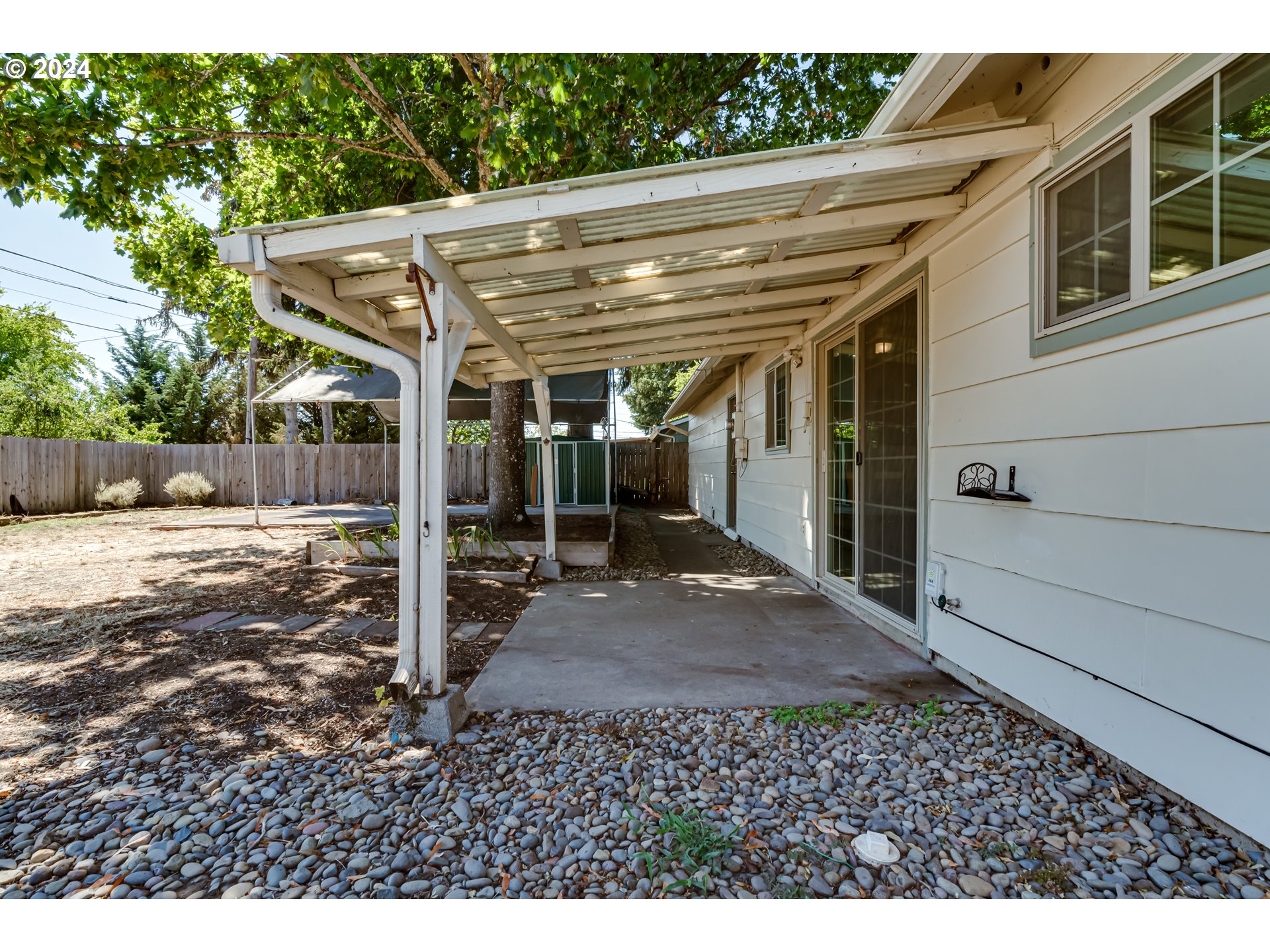 872 Maxwell Road Eugene, OR 97404 - Photo 26 of 31 Gallery Image 26