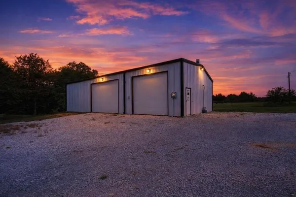 $675,000 | 362 Cemetery Road, Decatur, TX 76234