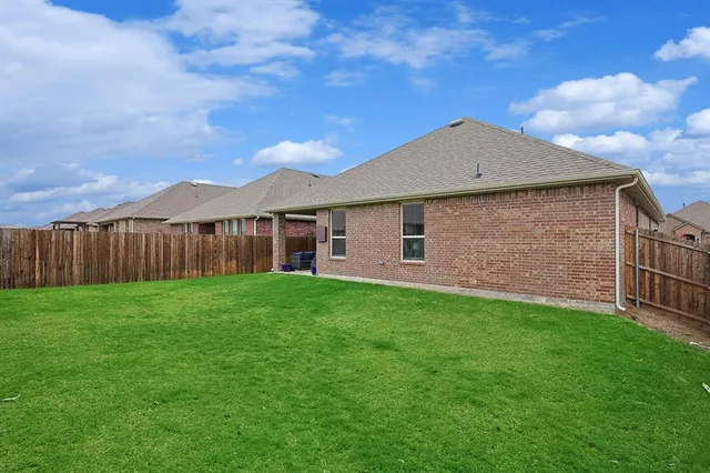 $2,600 | 4106 Ellinger Drive, Forney, TX 75126