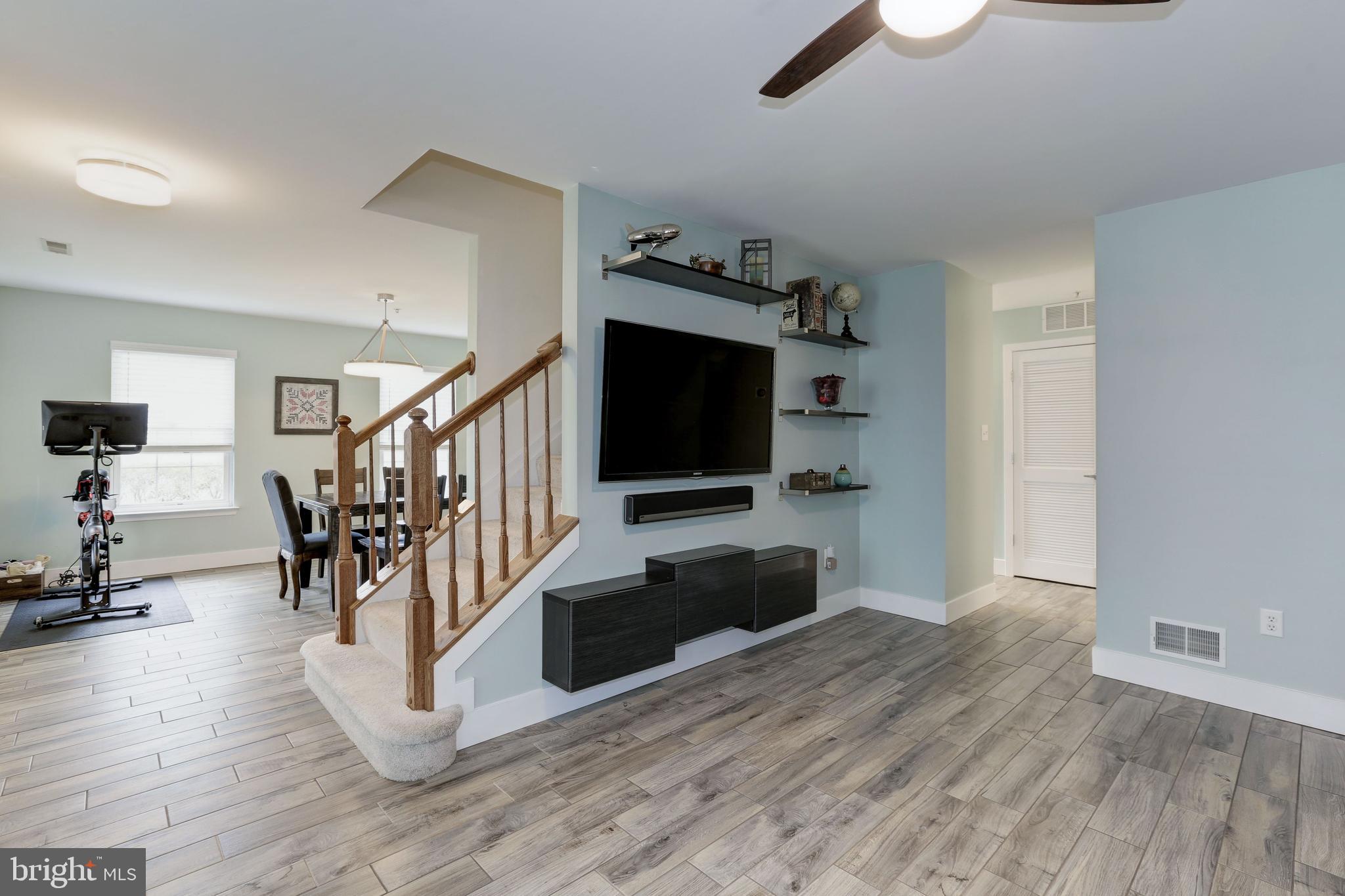 2527 Briar Ridge Lane Odenton, MD 21113 - Photo 17 of 34 Family Room