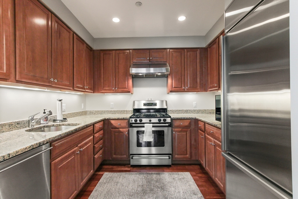 100 Belvidere Street, Unit 8F Boston, MA 02199 - Photo 3 of 18