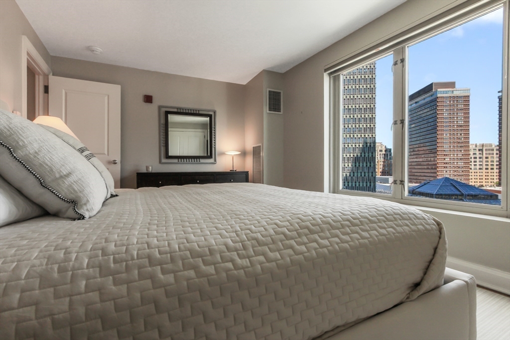 100 Belvidere Street, Unit 8F Boston, MA 02199 - Photo 4 of 18