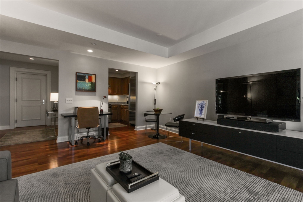 100 Belvidere Street, Unit 8F Boston, MA 02199 - Photo 6 of 18