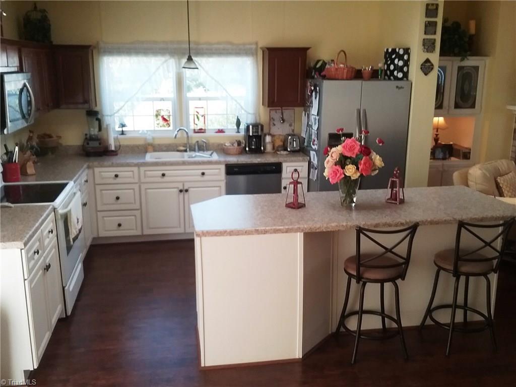 1035 Robin Road Walnut Cove, NC 27052 - Photo 4 of 23 Gallery Image 4