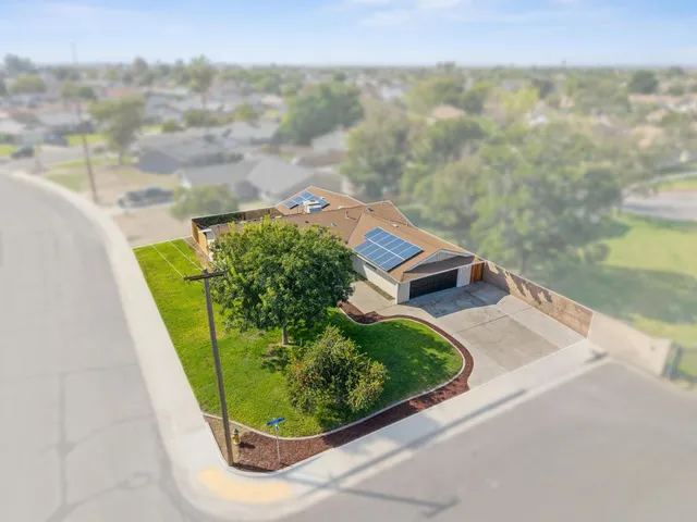 $369,900 | 1025 Linda Lane, Lemoore, CA 93245