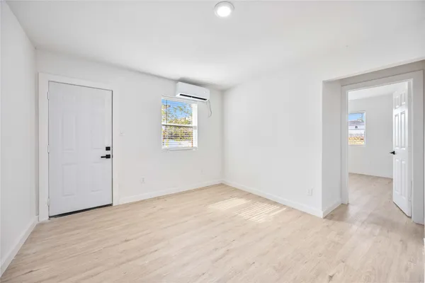 $999 | 6811 Del Rio Street, Unit 26, Houston, TX 77021