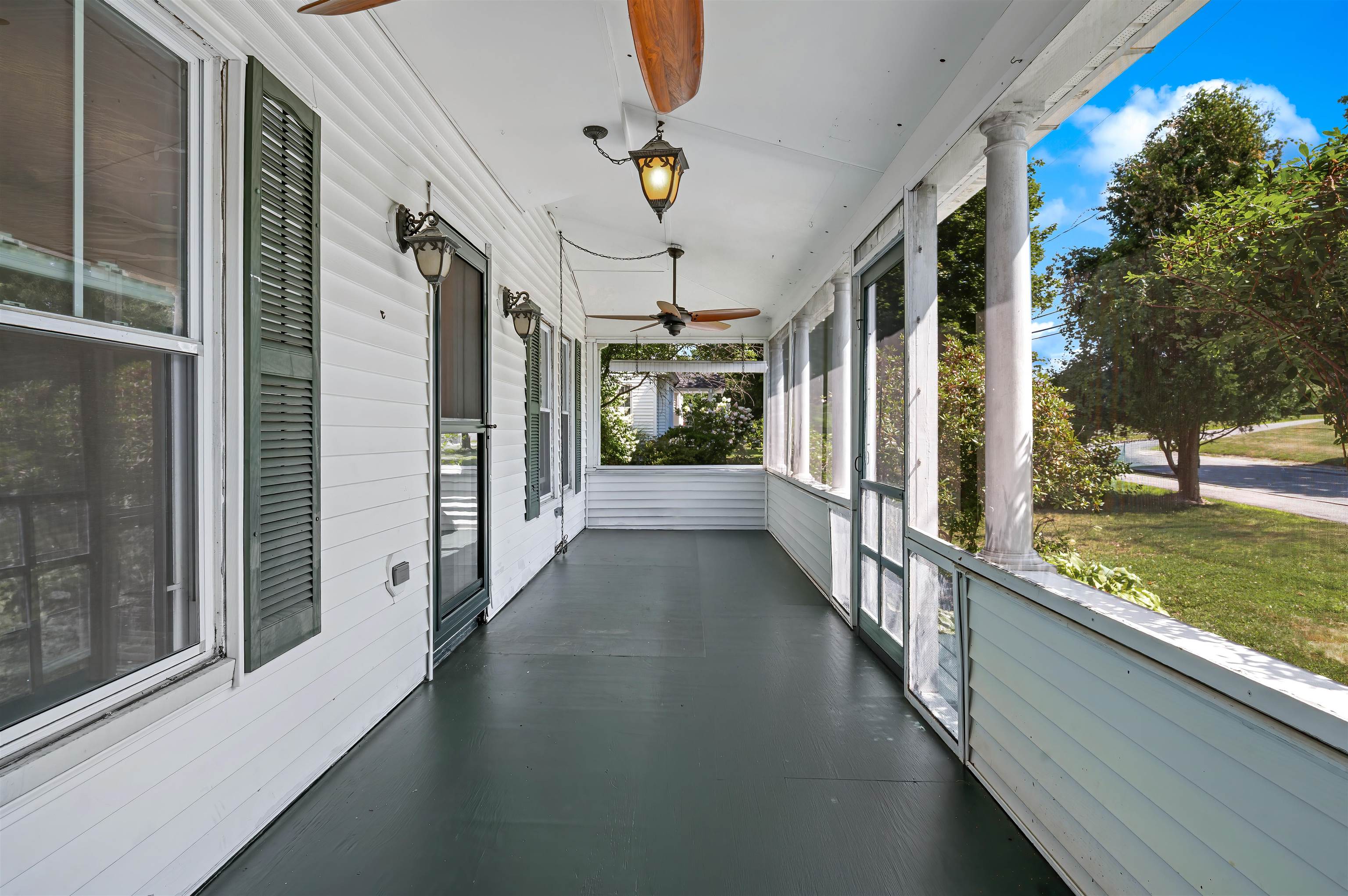 27 Seamans Road New London, NH 03257 - Photo 3 of 60 Gallery Image 3