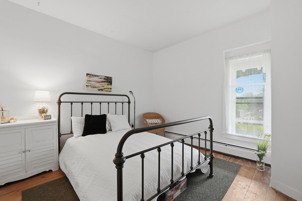 166 County Road Freetown, MA 02717 - Photo 20 of 33