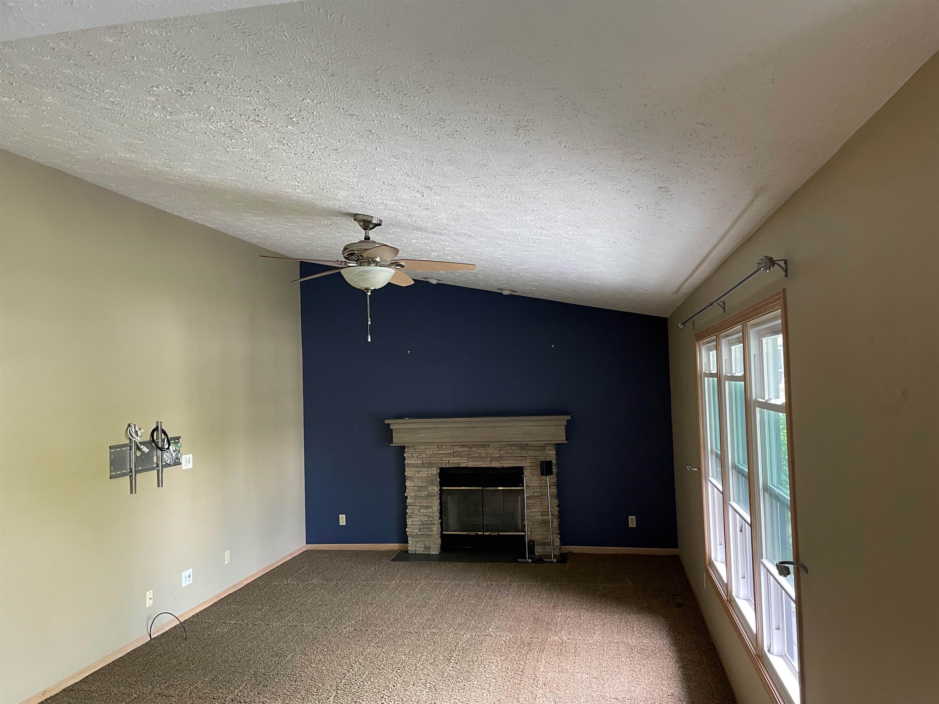6448 Weaver Road Rockford, IL 61114 - Photo 4 of 29 Gallery Image 4