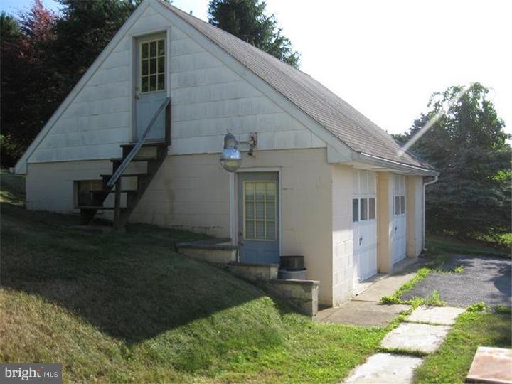 3538 Huckleberry Road Allentown, PA 18104 - Photo 3 of 8 Gallery Image 3