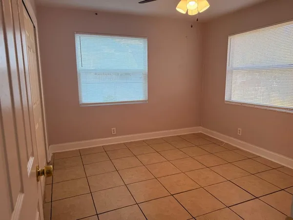 $2,300 | 1327 43rd Street South, St. Petersburg, FL 33711