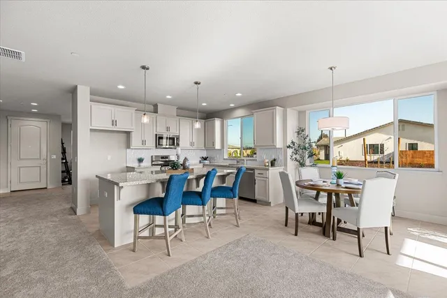 $813,500 | 2970 East Tuolumne Road, Turlock, CA 95382