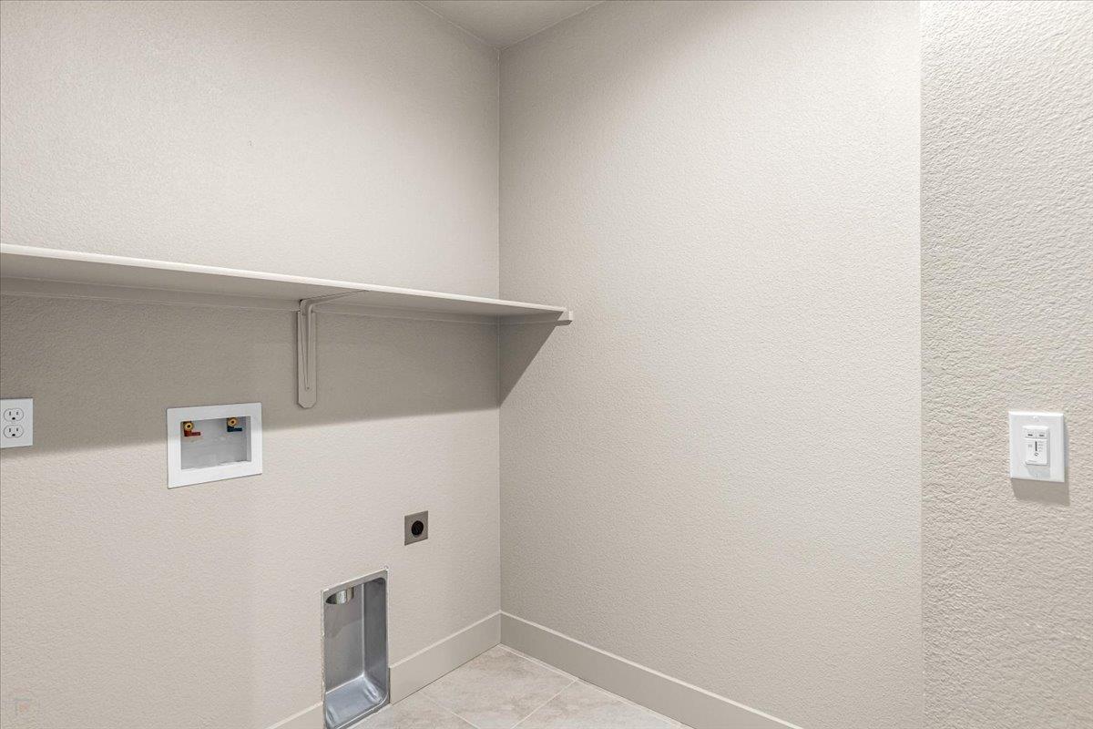 2970 East Tuolumne Road Turlock, CA 95382 - Photo 38 of 68 a view of an empty room