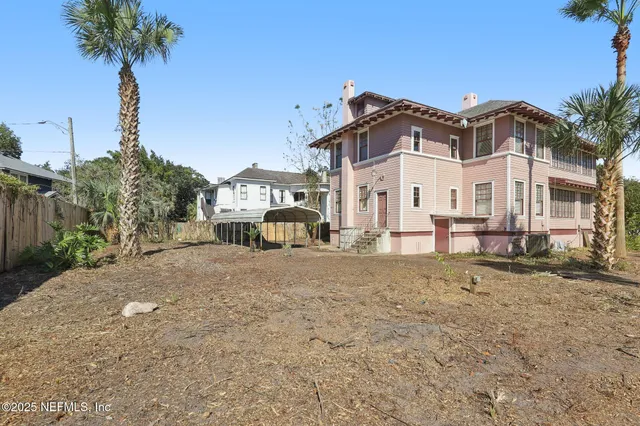 a sign that is on the side of a street