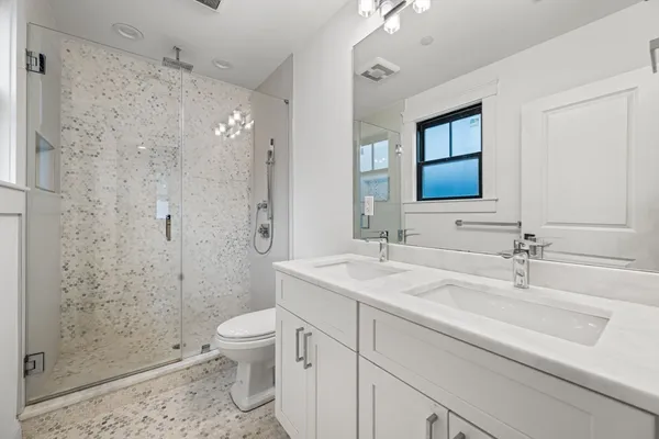 $3,200 | 229 East Eagle Street, Unit 4, Boston, MA 02128