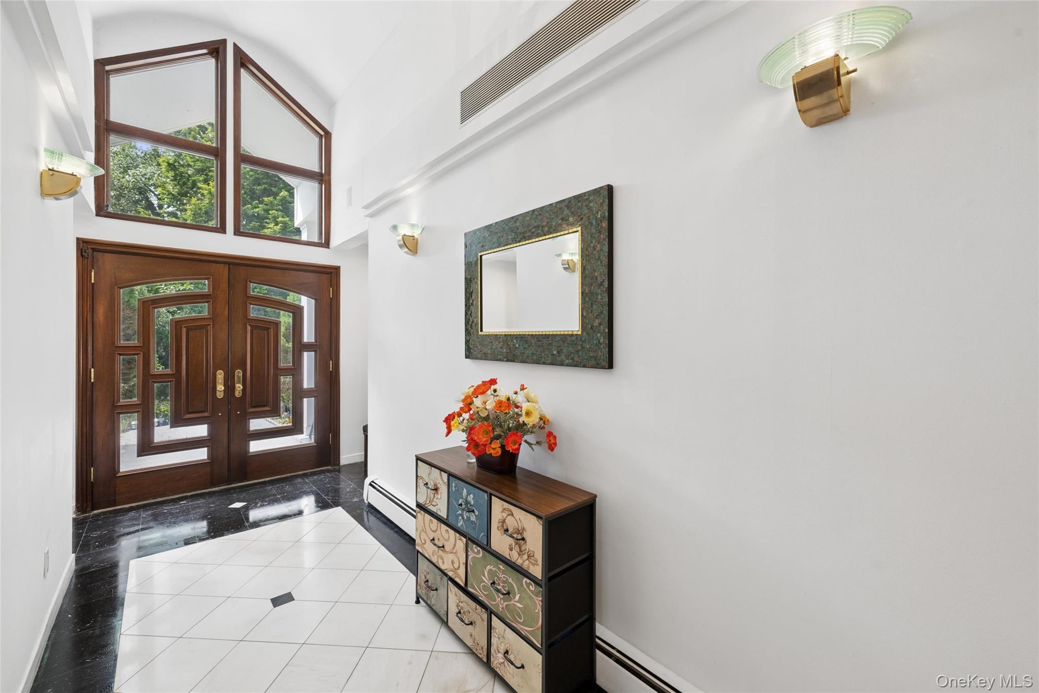 1 Engineers Road Roslyn, NY 11576 - Photo 4 of 39 Gallery Image 4